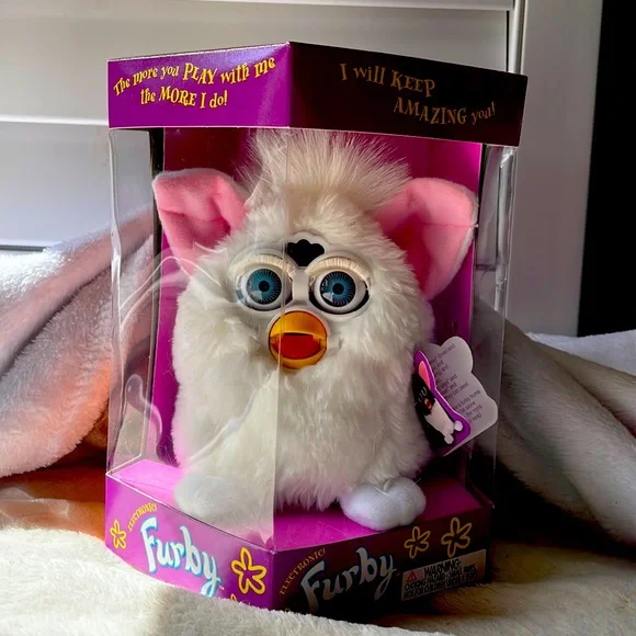 Furby ホワイト 箱付き　動作確認済み Amazon.co.jp: Furby, Marshmallow White : Toys & Games